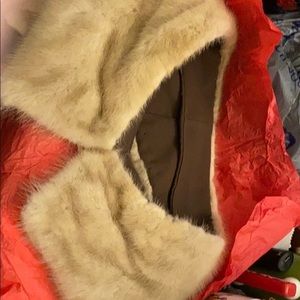 Vtg Beige Fur Collar 14” across Lovely!!